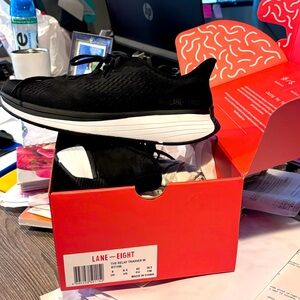 Lane eight black shoes sz 9.5